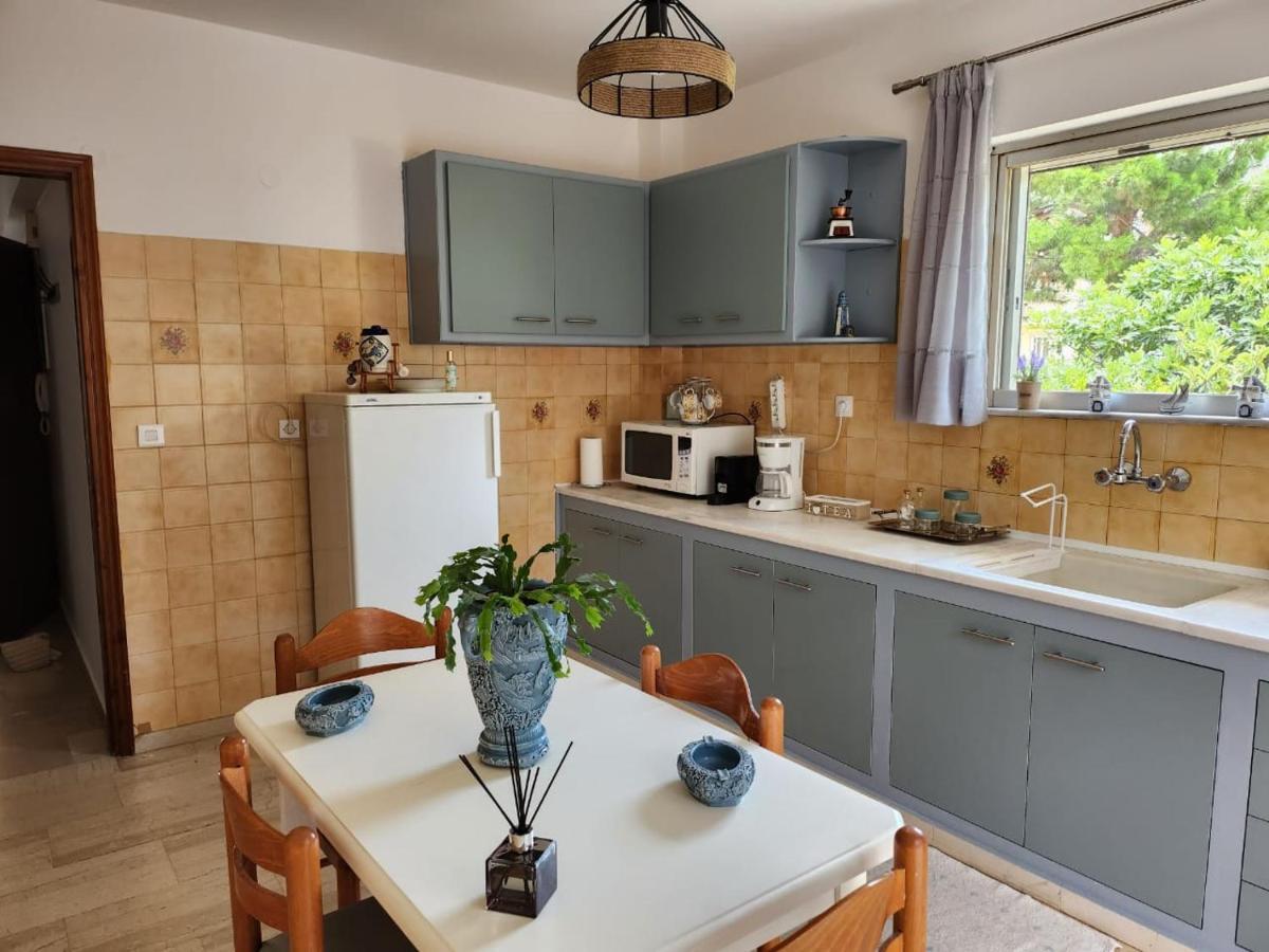 Queen Aspri Apartment 3' Min To The Beach! Antikyra Eksteriør bilde